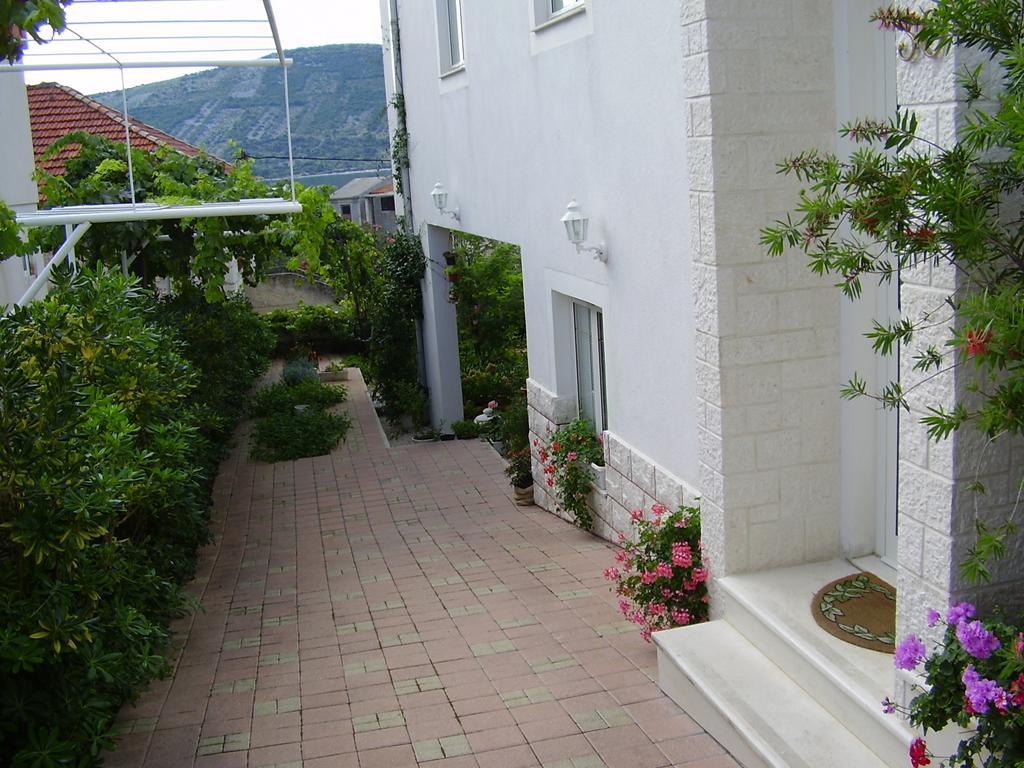 Apartments Ruza Primosten Ruang foto