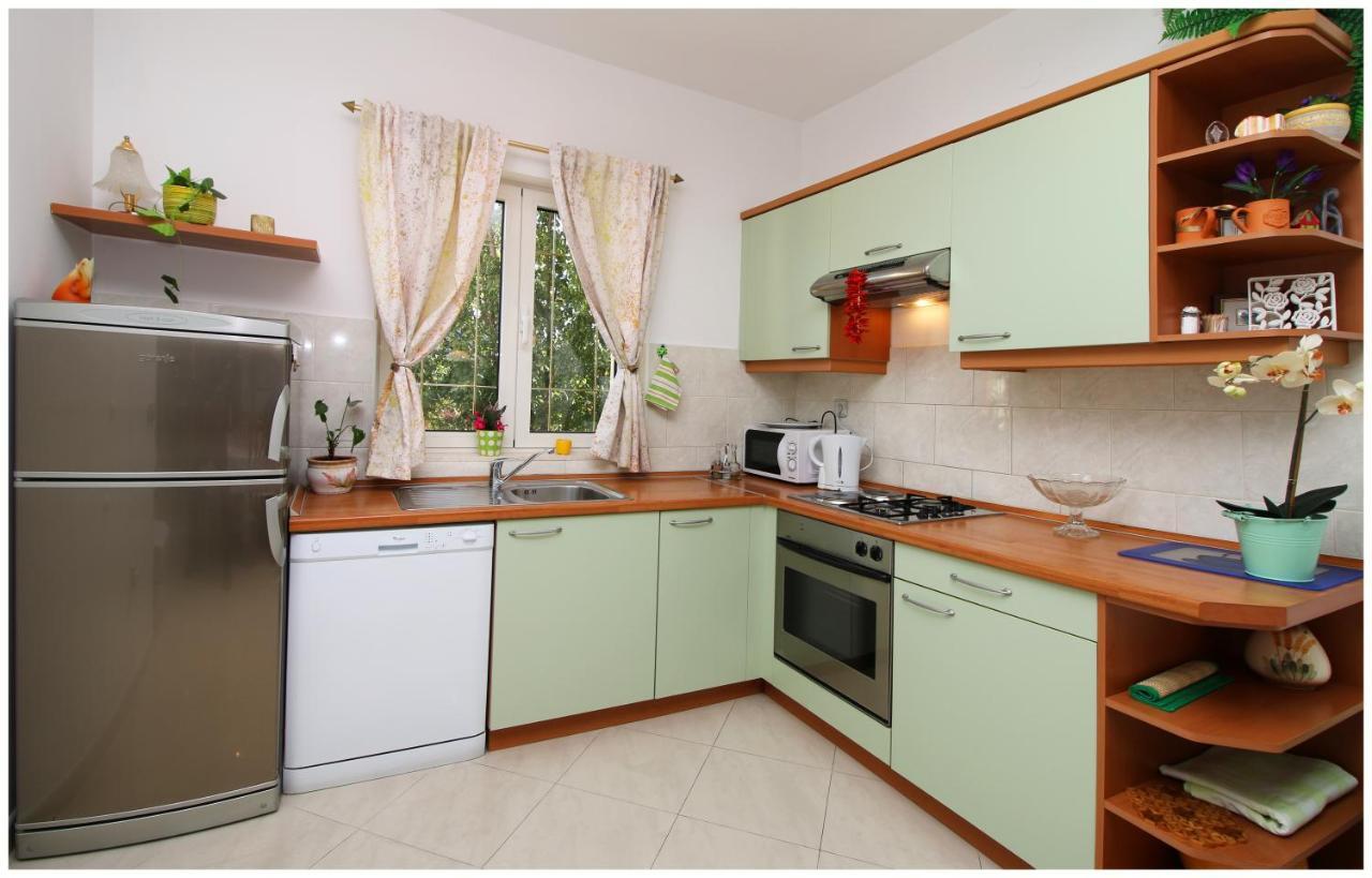Apartments Ruza Primosten Bagian luar foto