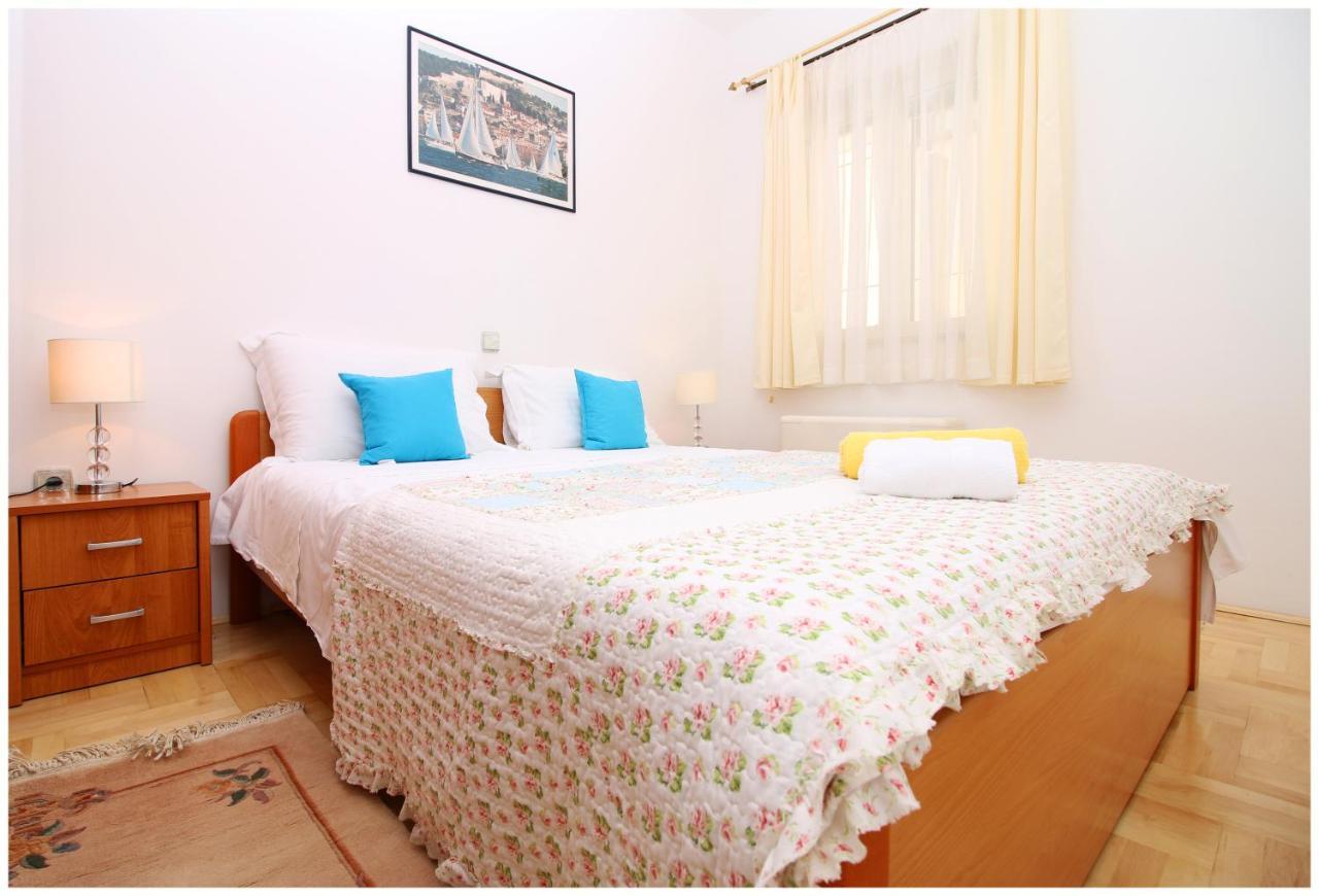 Apartments Ruza Primosten Bagian luar foto